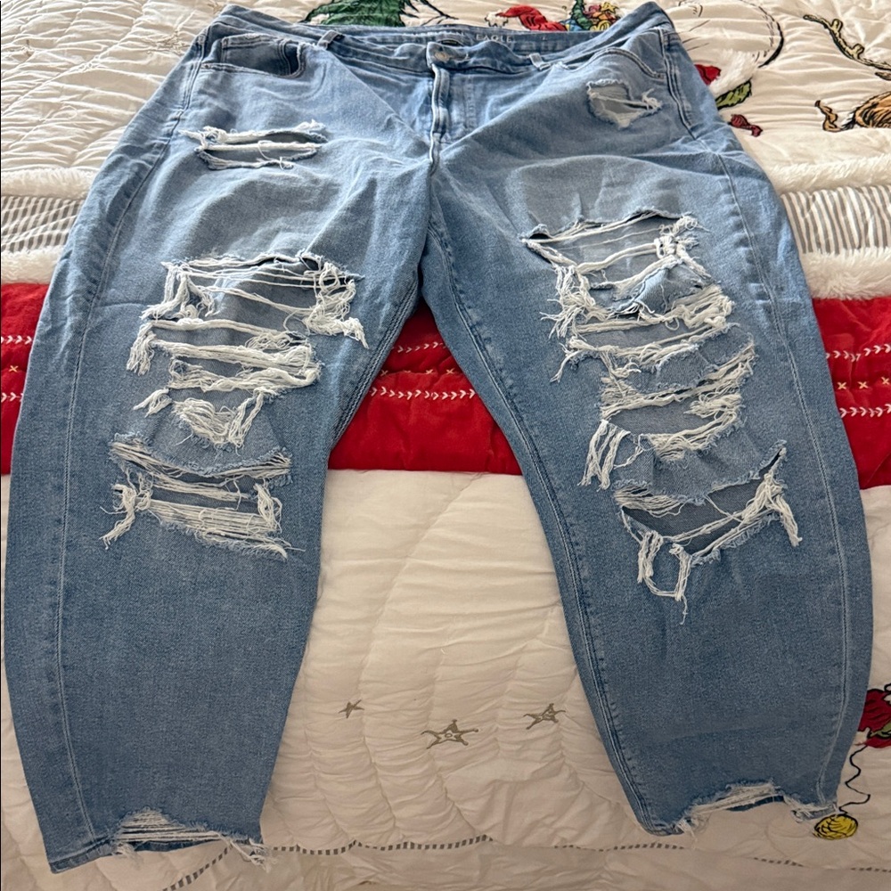 American Eagle Outfitters Light Blue destroyed Denim Jeans